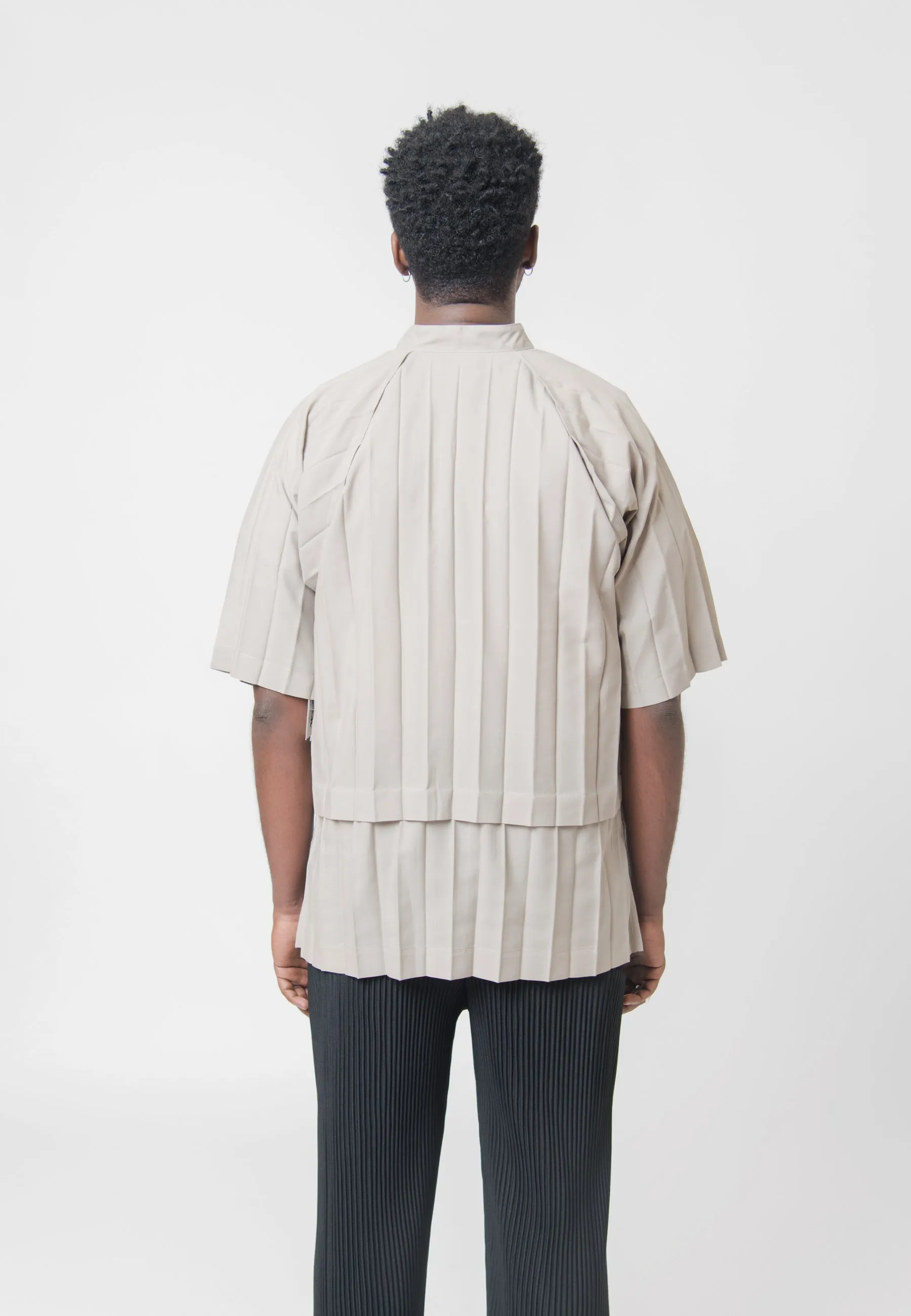 Edge Pleated Shirt Greige FJ341-42
