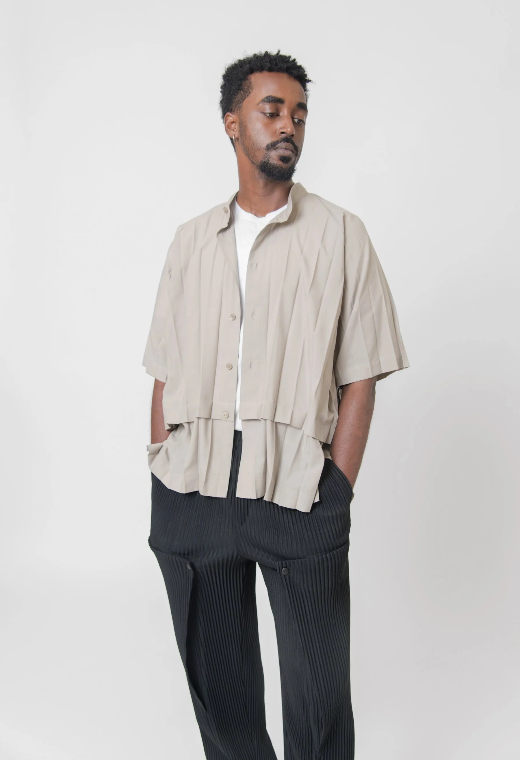 Edge Pleated Shirt Greige FJ341-42