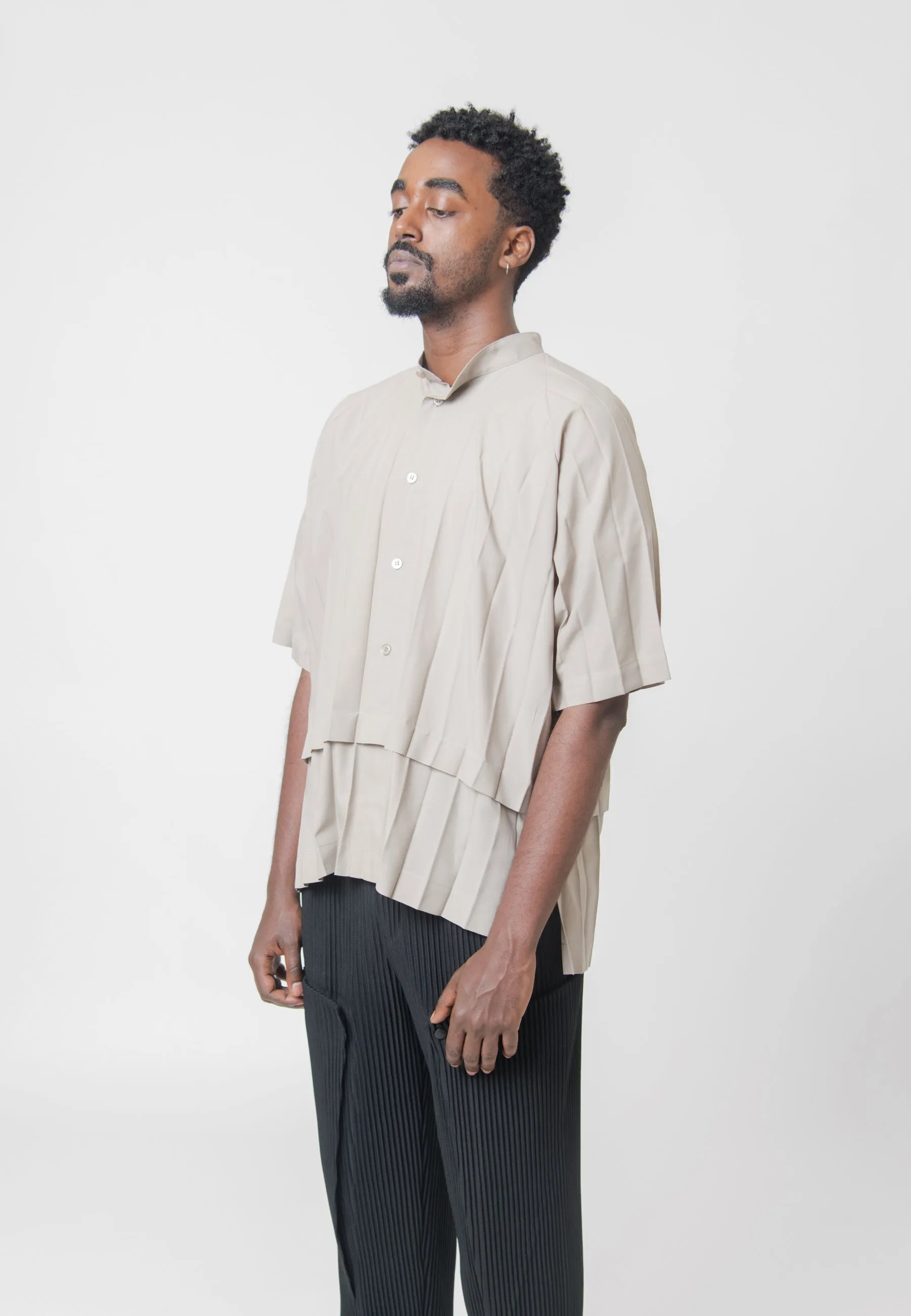 Edge Pleated Shirt Greige FJ341-42