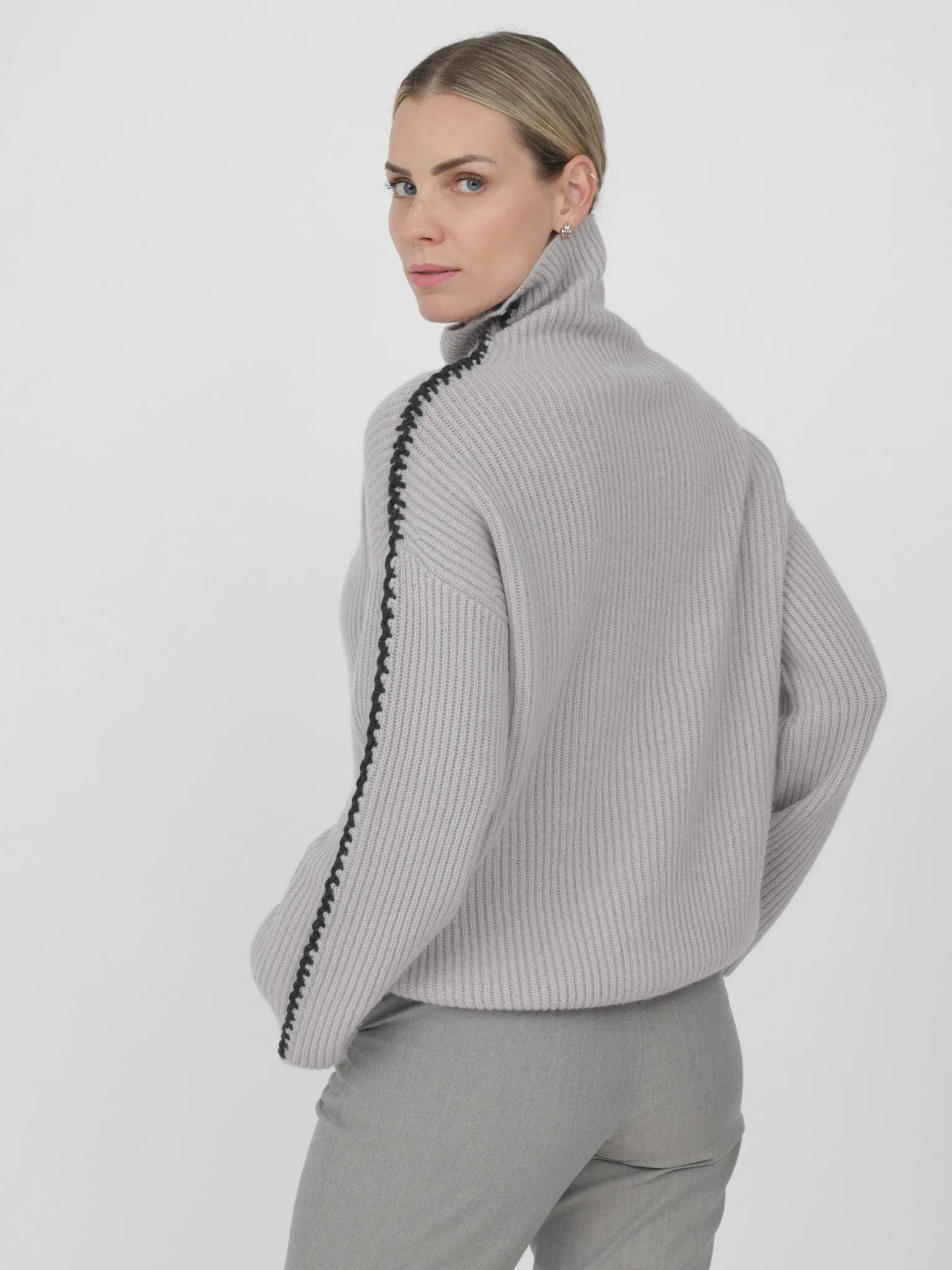 ORTENZIA TURTLENECK