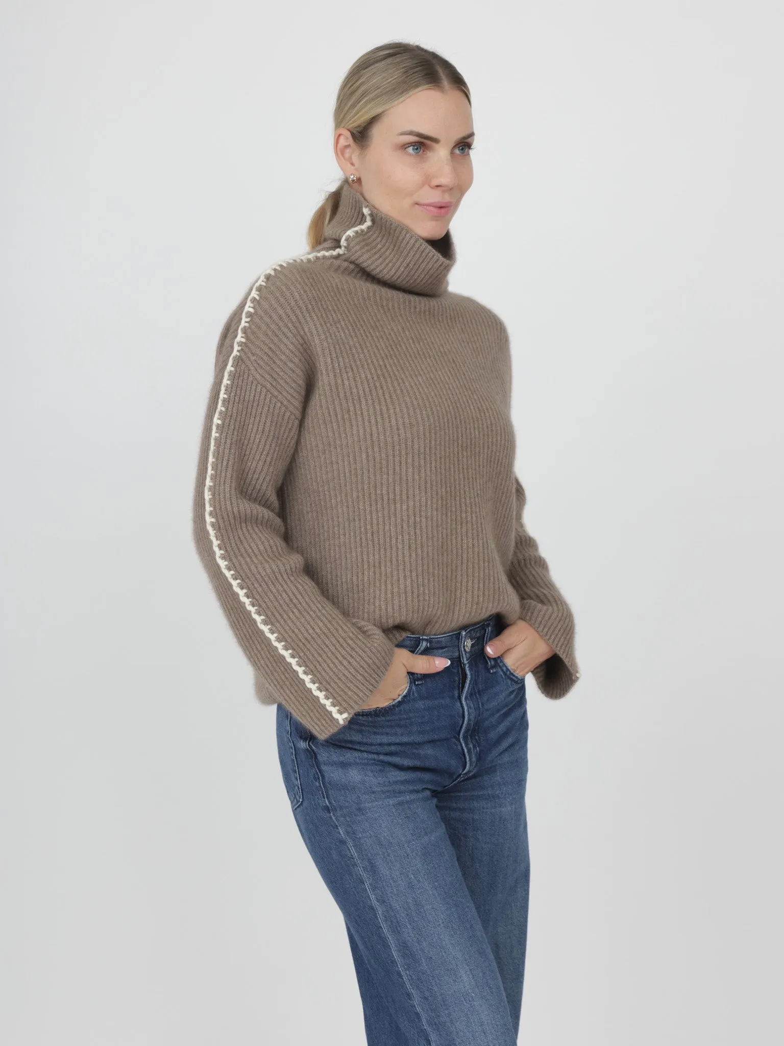 ORTENZIA TURTLENECK