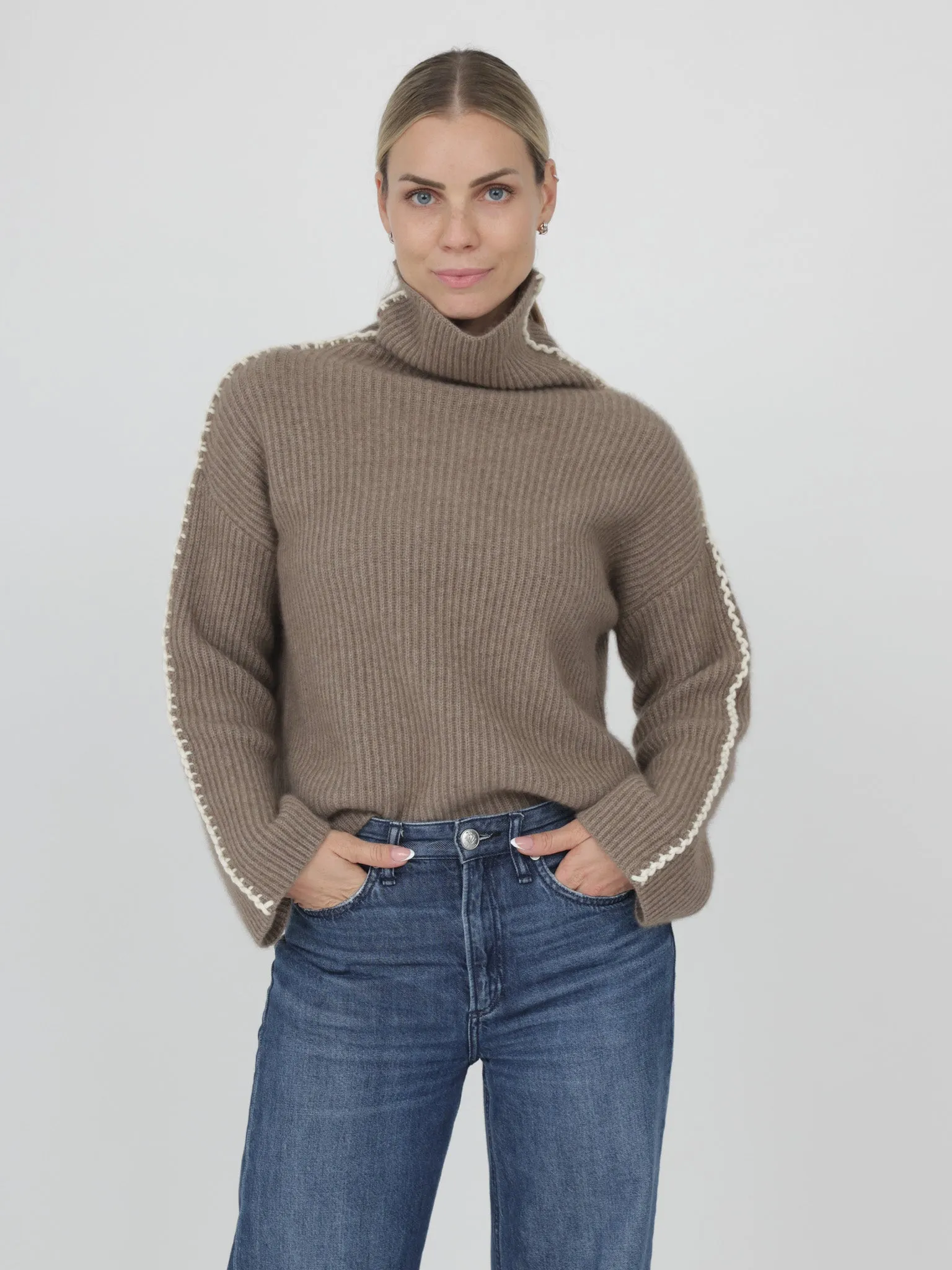 ORTENZIA TURTLENECK